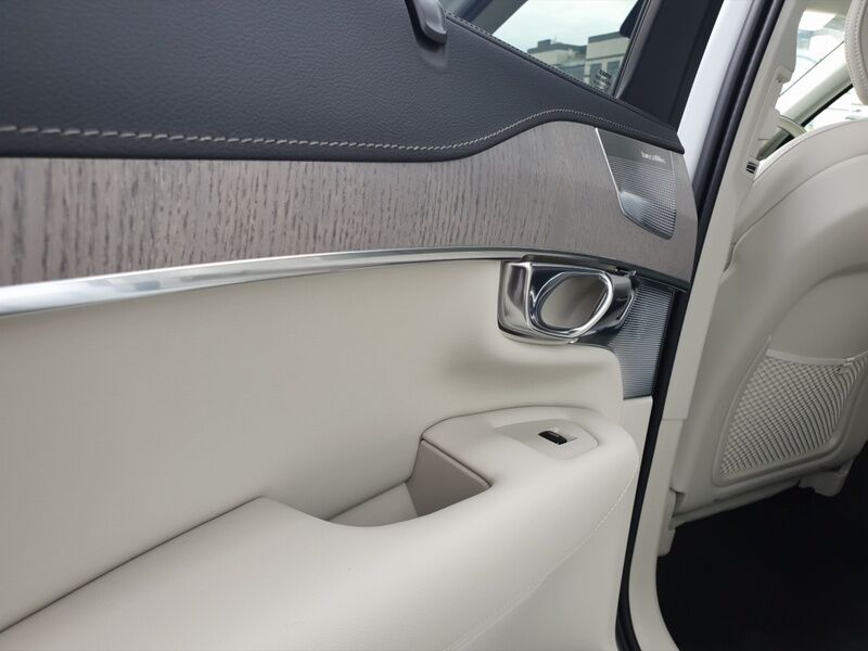 More views of Volvo XC90