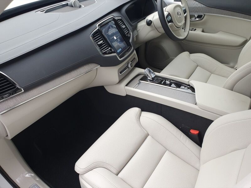 More views of Volvo XC90