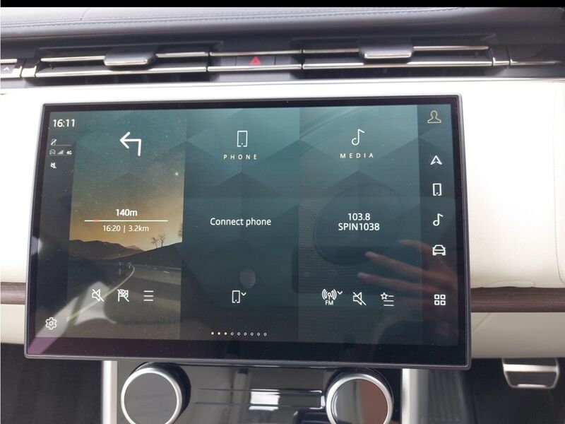 More views of Land Rover Range Rover