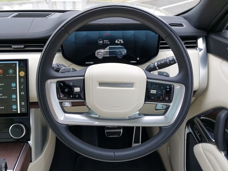 More views of Land Rover Range Rover