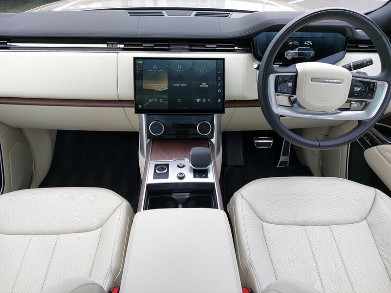 More views of Land Rover Range Rover