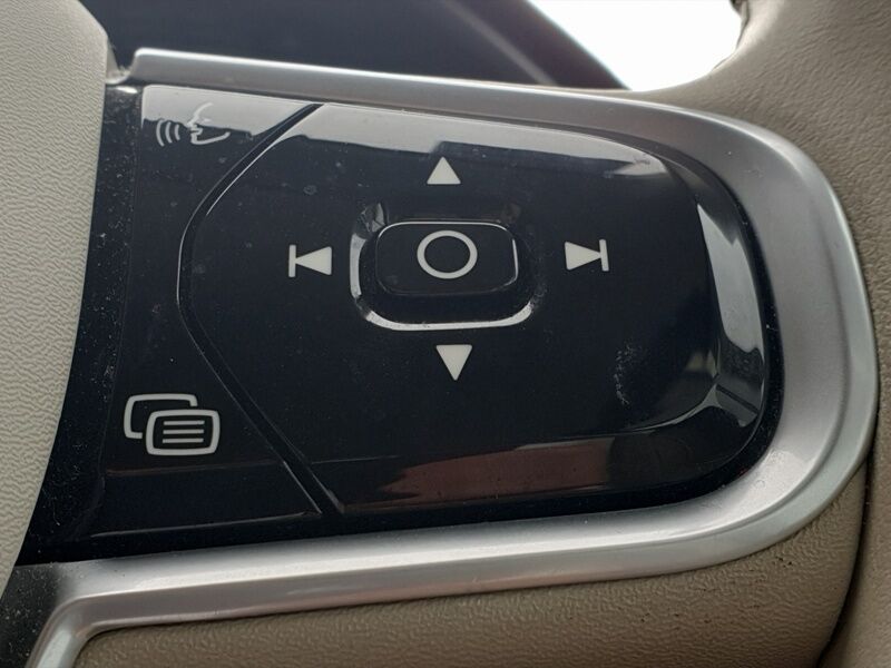 More views of Volvo XC90