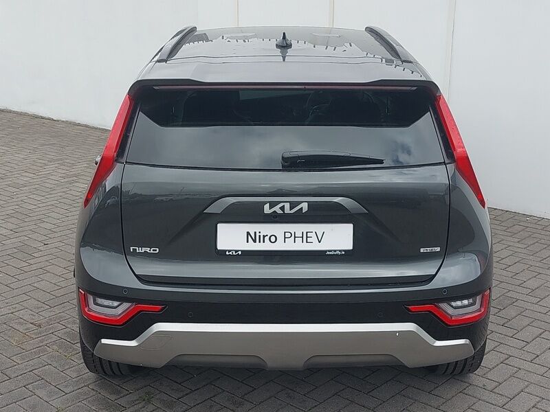 More views of Kia Niro