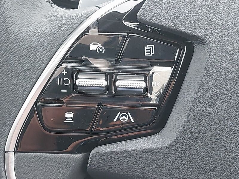 More views of Kia Niro