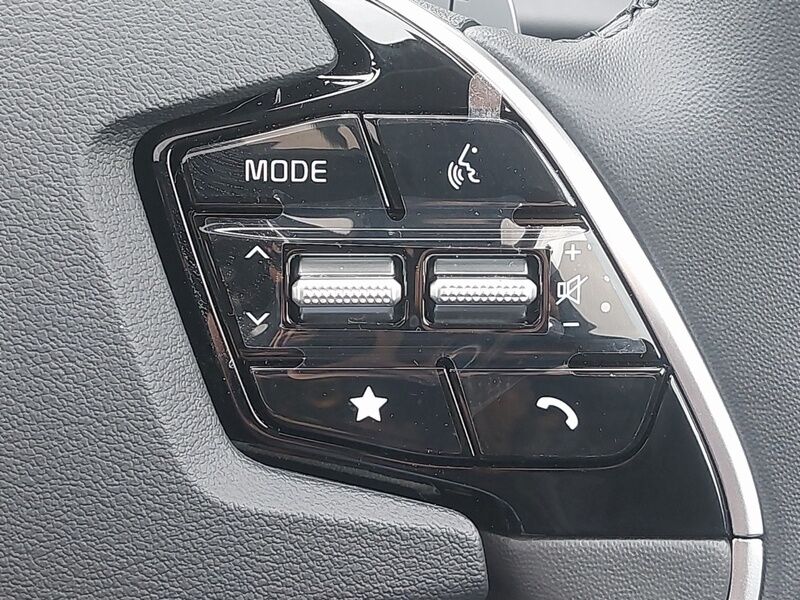 More views of Kia Niro