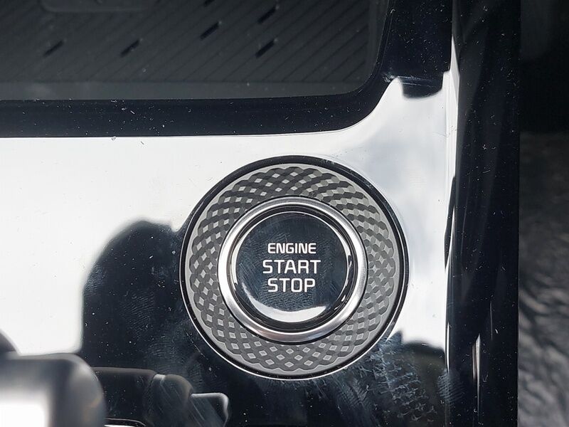 More views of Kia Niro