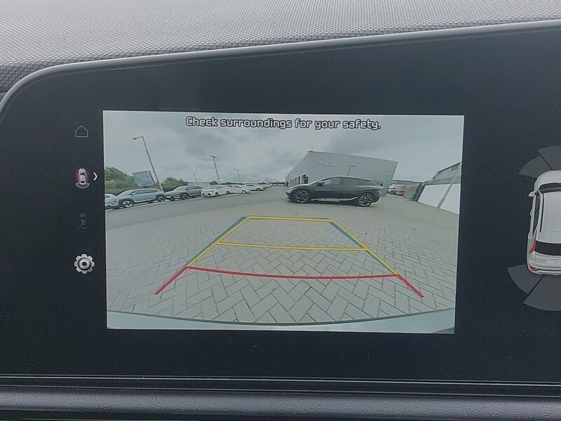 More views of Kia Niro