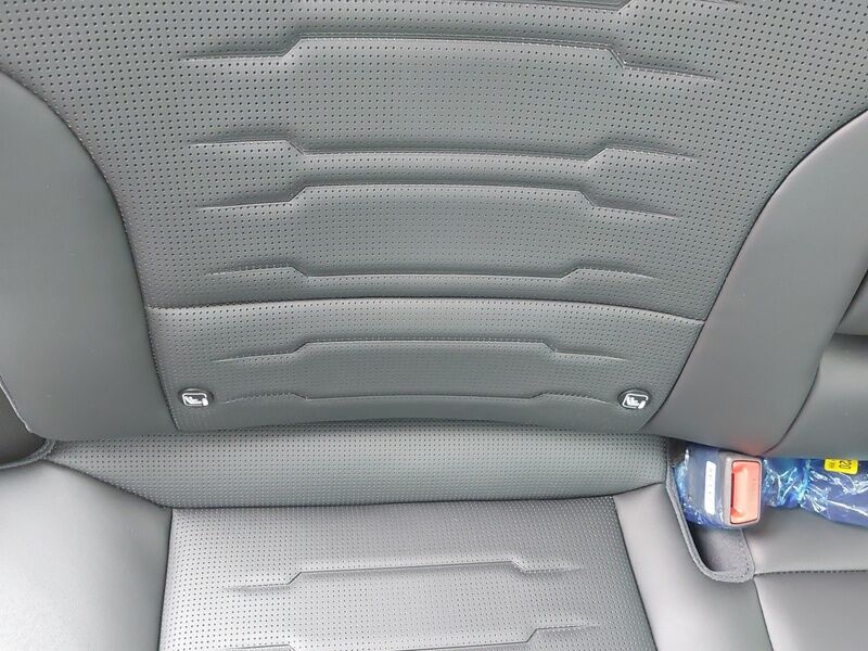 More views of Kia Niro