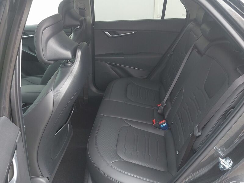 More views of Kia Niro