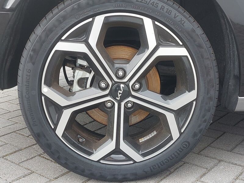 More views of Kia Niro