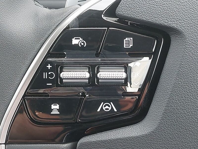 More views of Kia Niro