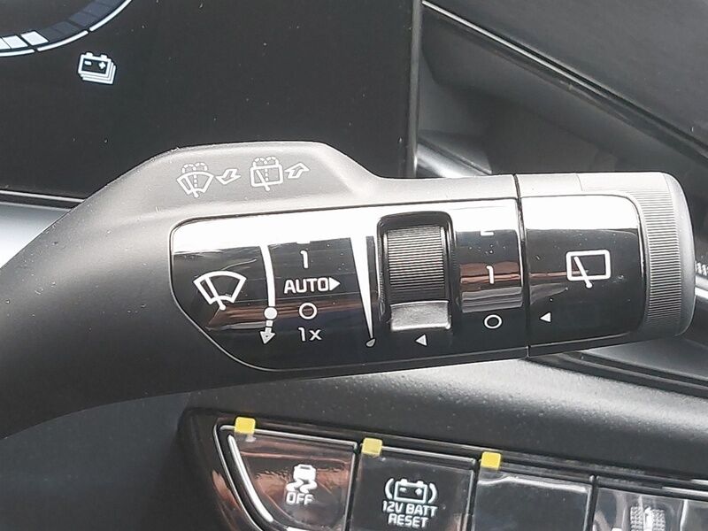 More views of Kia Niro