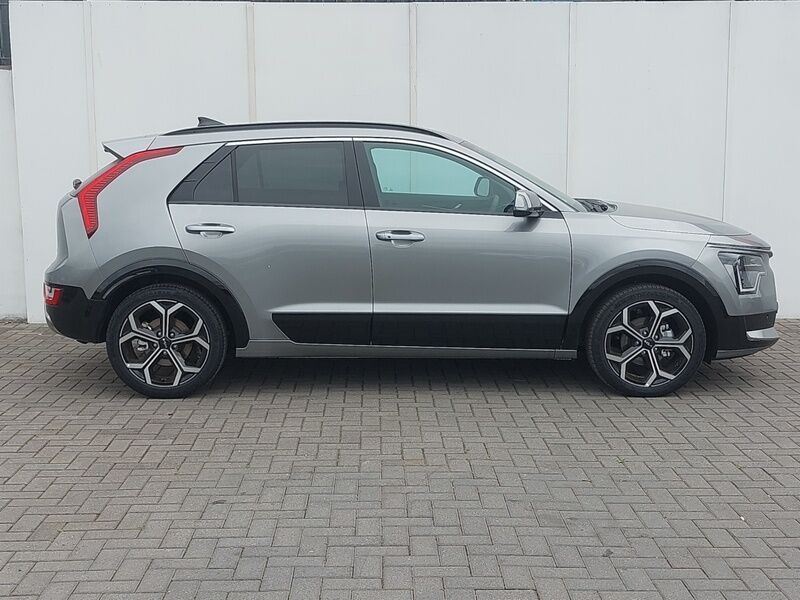 More views of Kia Niro