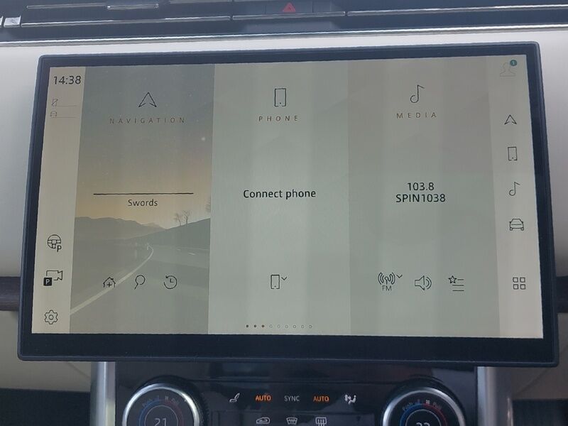 More views of Land Rover Range Rover