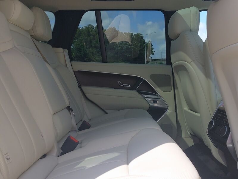 More views of Land Rover Range Rover