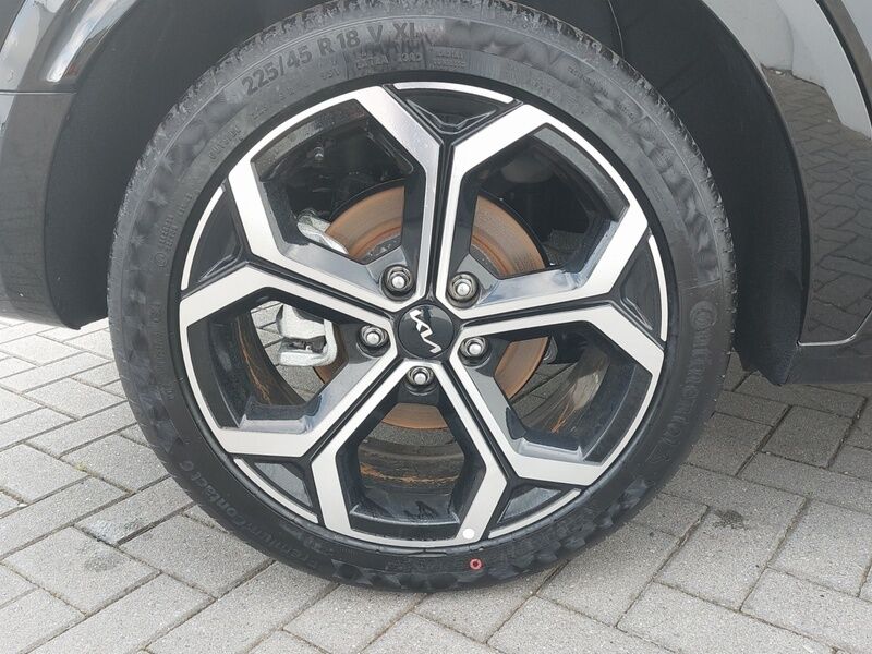 More views of Kia Niro