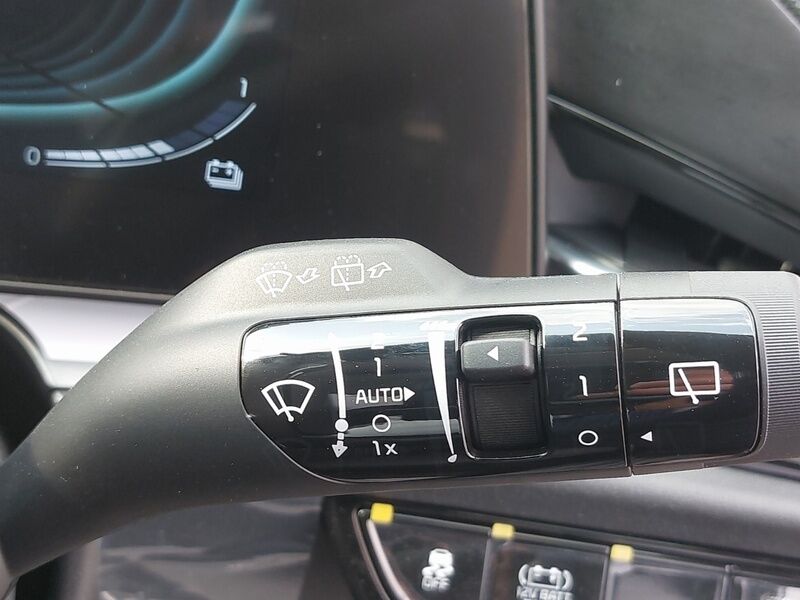 More views of Kia Niro