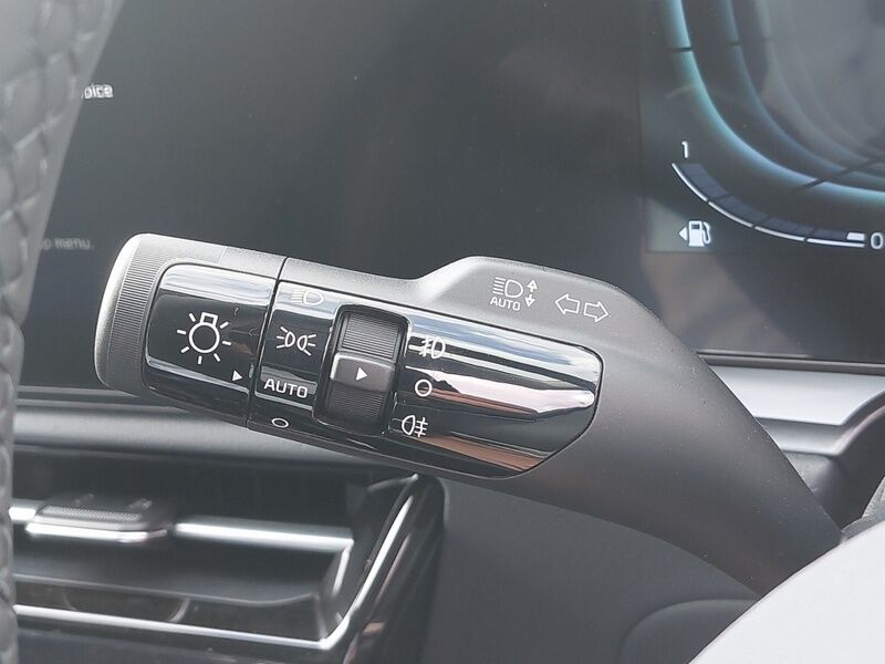 More views of Kia Niro