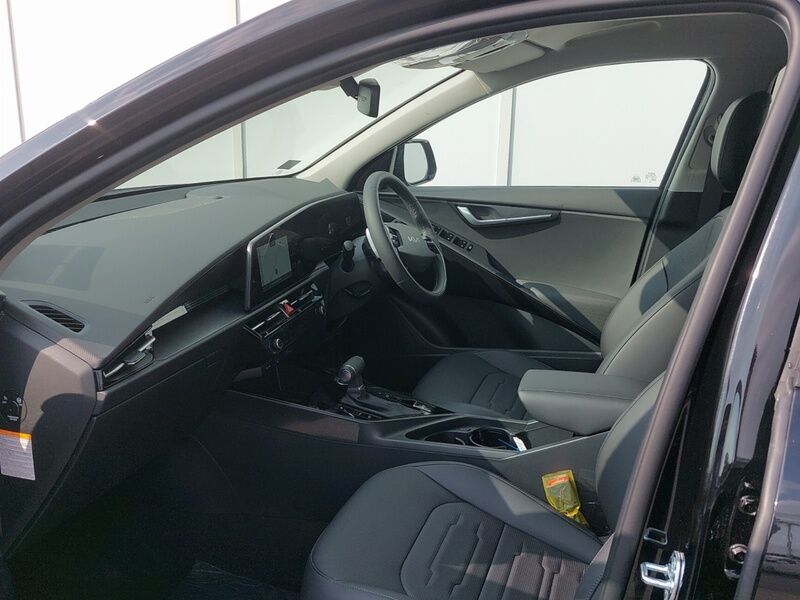 More views of Kia Niro