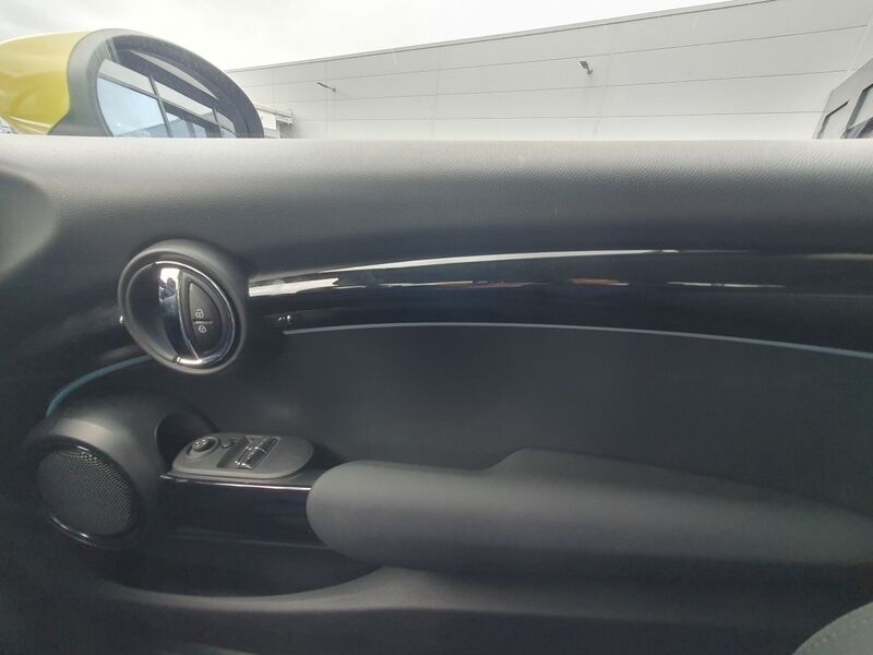 More views of MINI Hatch