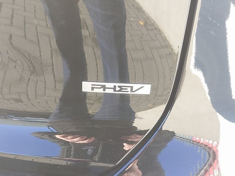 More views of Kia Niro