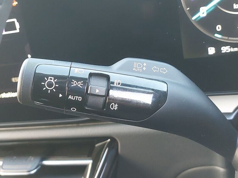 More views of Kia Niro