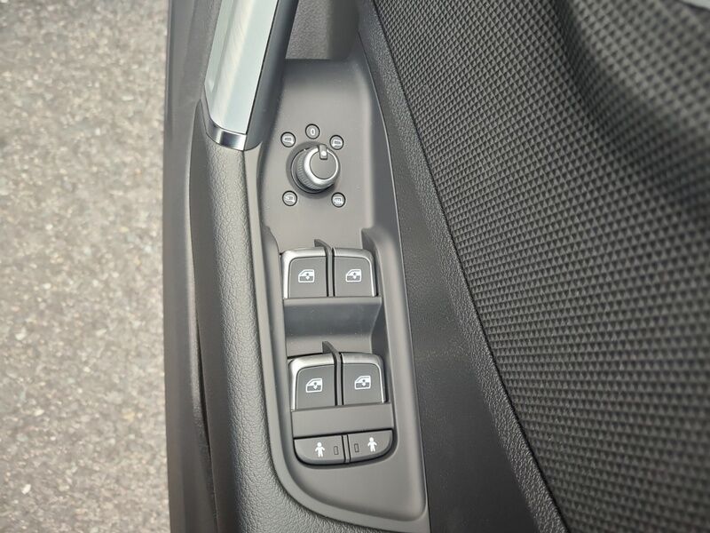 More views of Audi Q2