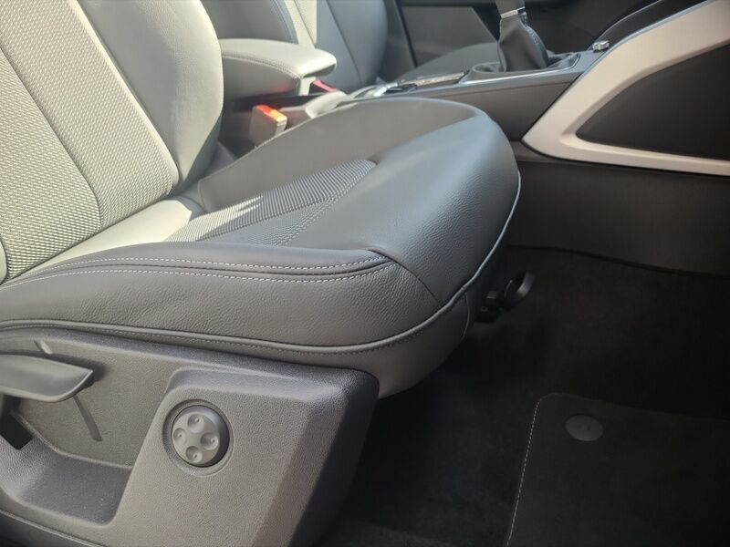 More views of Audi Q2