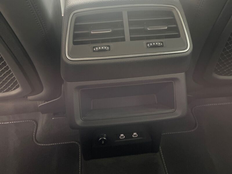 More views of Audi Q8 e-tron