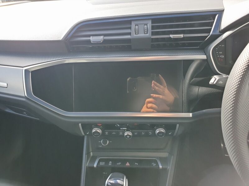 More views of Audi Q3