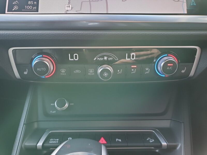 More views of Audi Q3