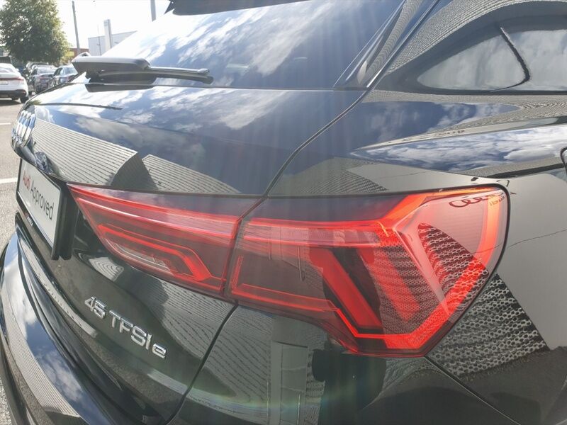 More views of Audi Q3