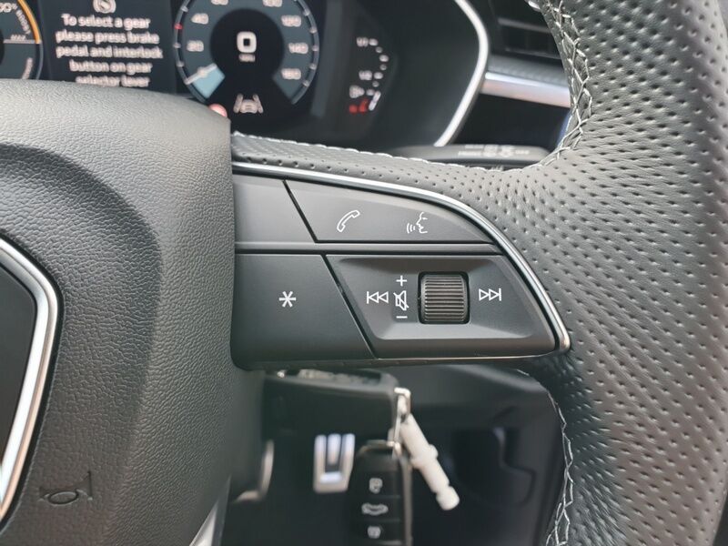 More views of Audi Q3