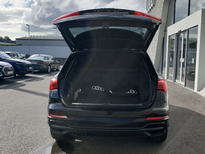 More views of Audi Q3