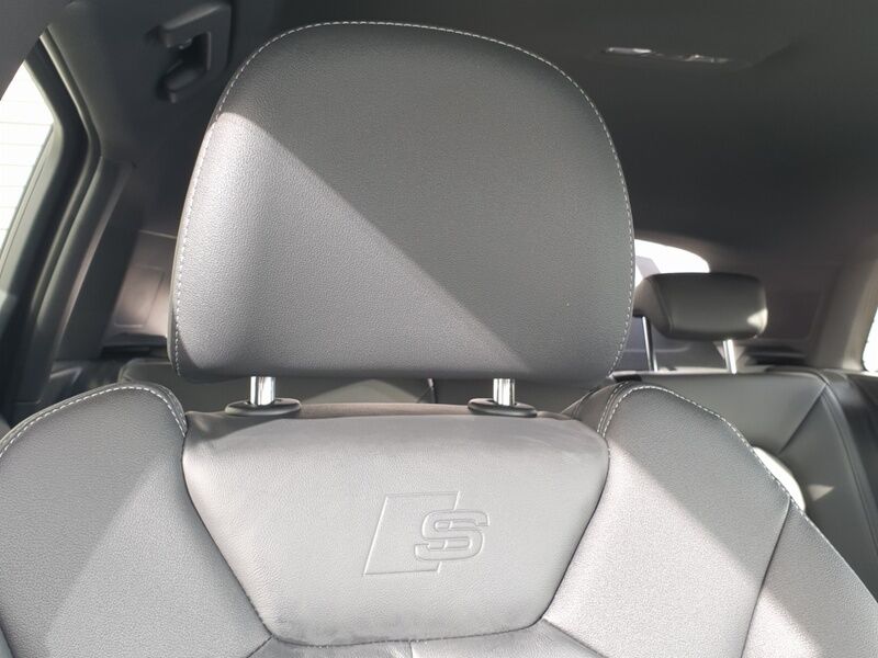 More views of Audi Q3