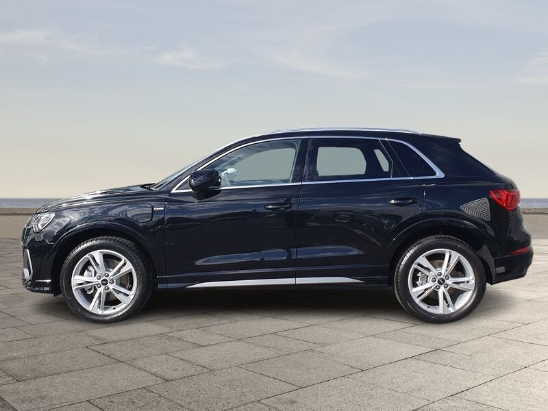 More views of Audi Q3