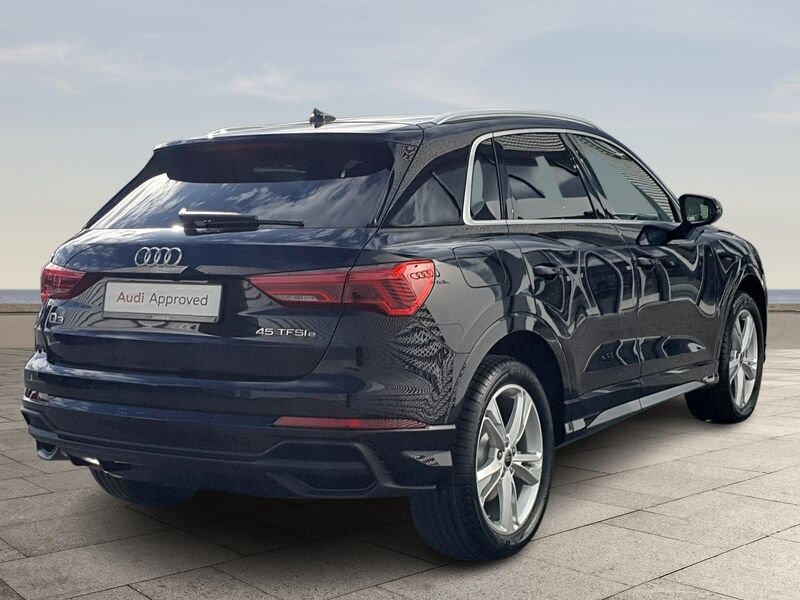 More views of Audi Q3