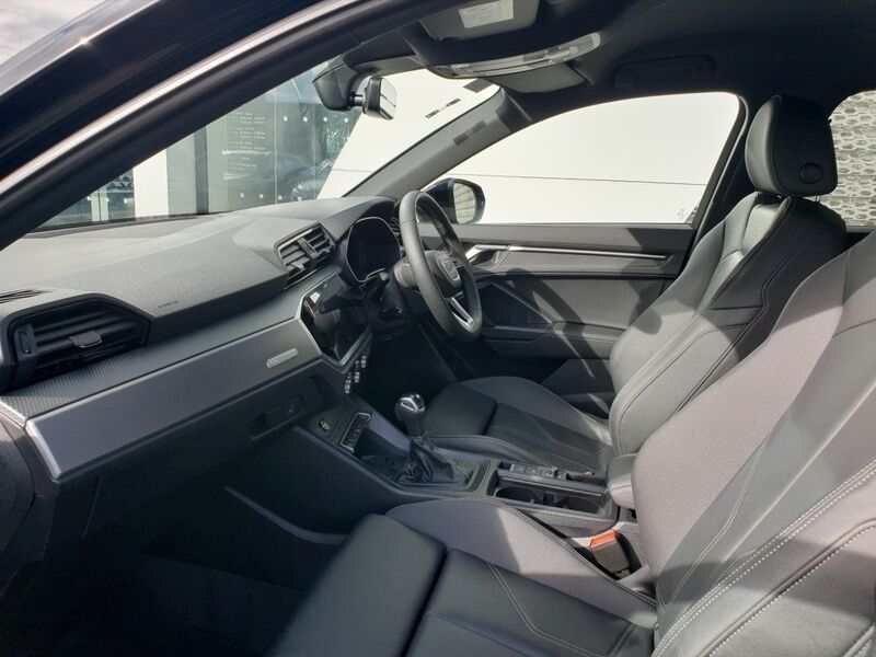 More views of Audi Q3