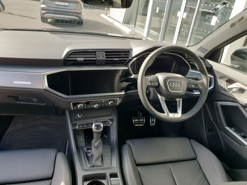 More views of Audi Q3