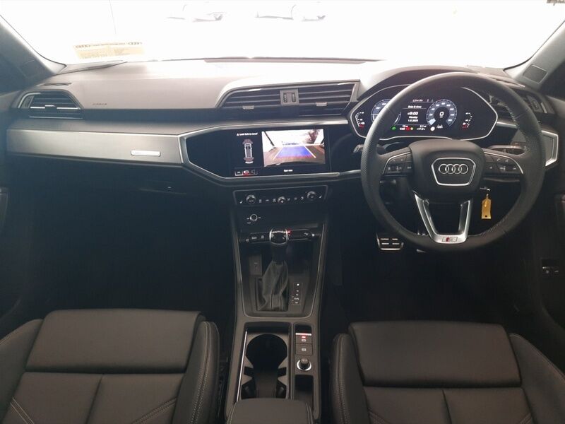 More views of Audi Q3