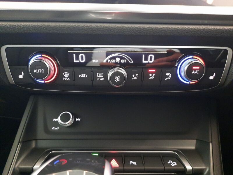 More views of Audi Q3