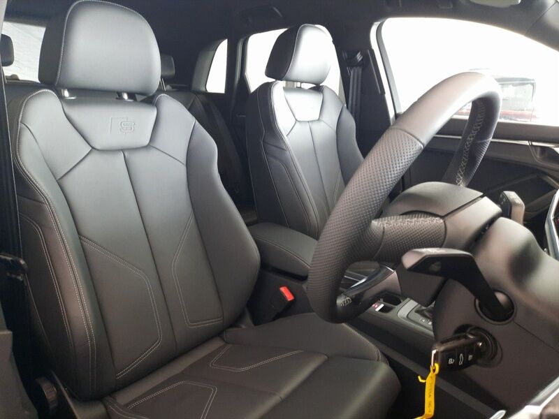 More views of Audi Q3