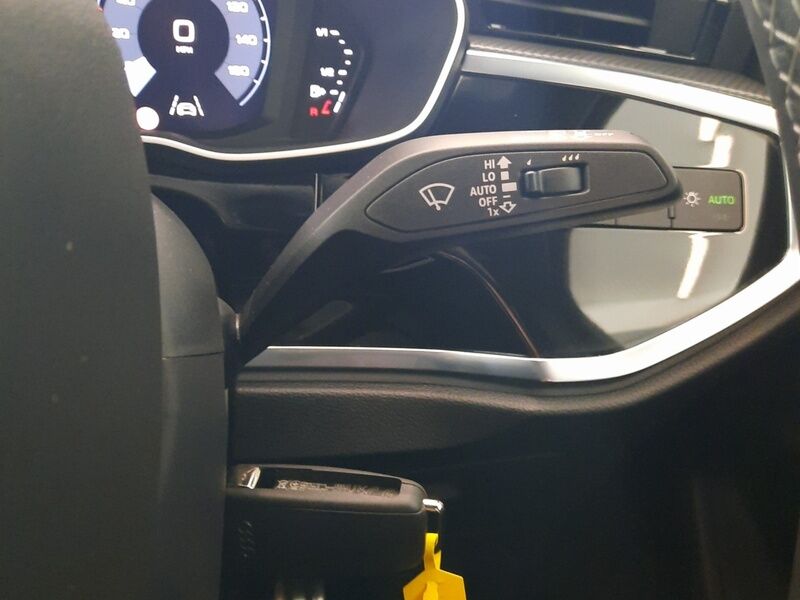 More views of Audi Q3