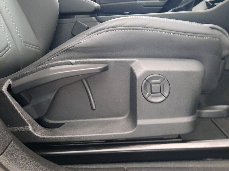 More views of Audi Q3