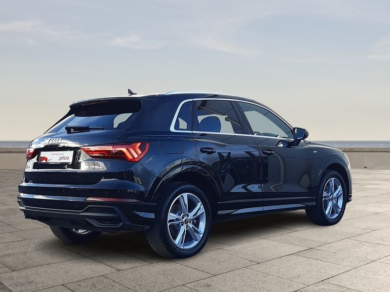 More views of Audi Q3