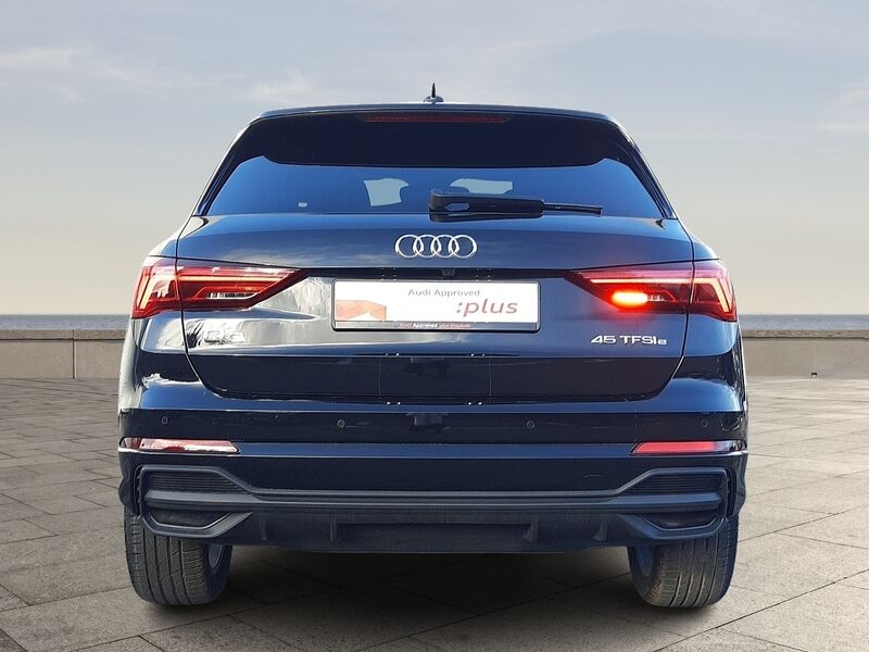 More views of Audi Q3