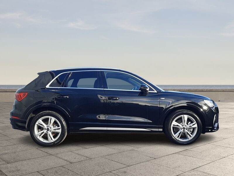 More views of Audi Q3