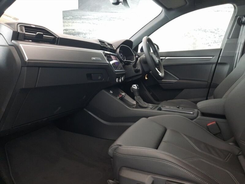 More views of Audi Q3