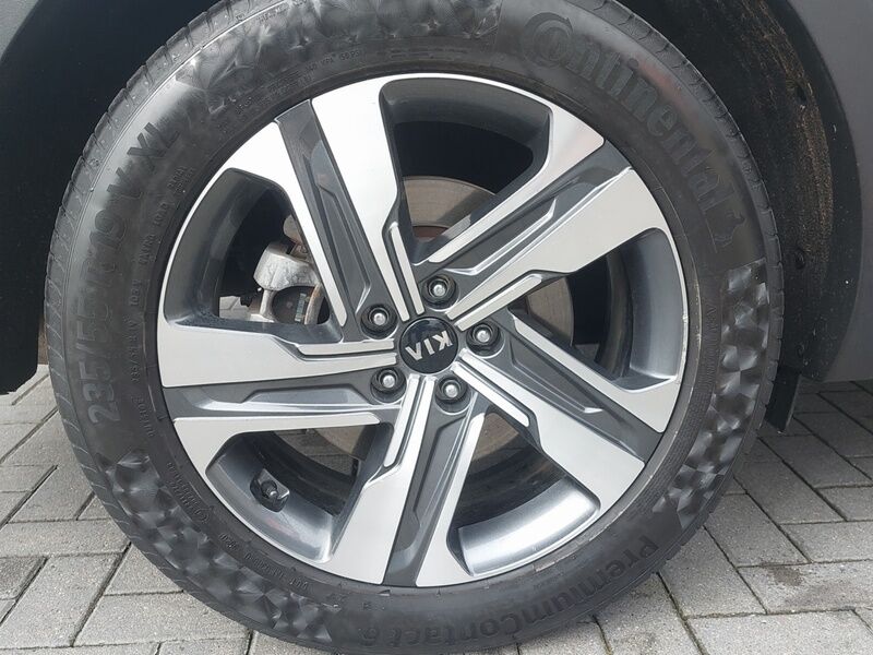 More views of Kia Sorento