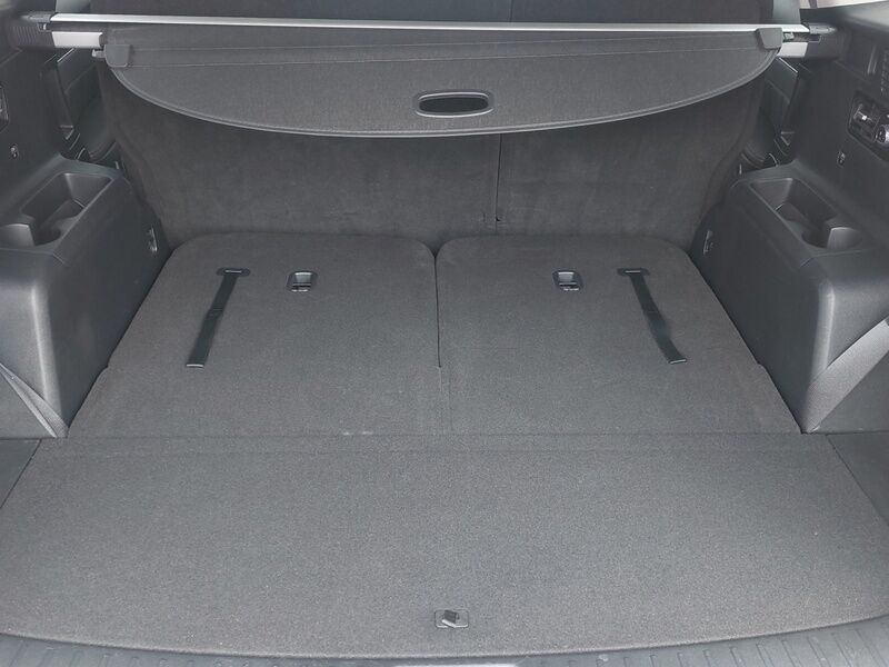 More views of Kia Sorento
